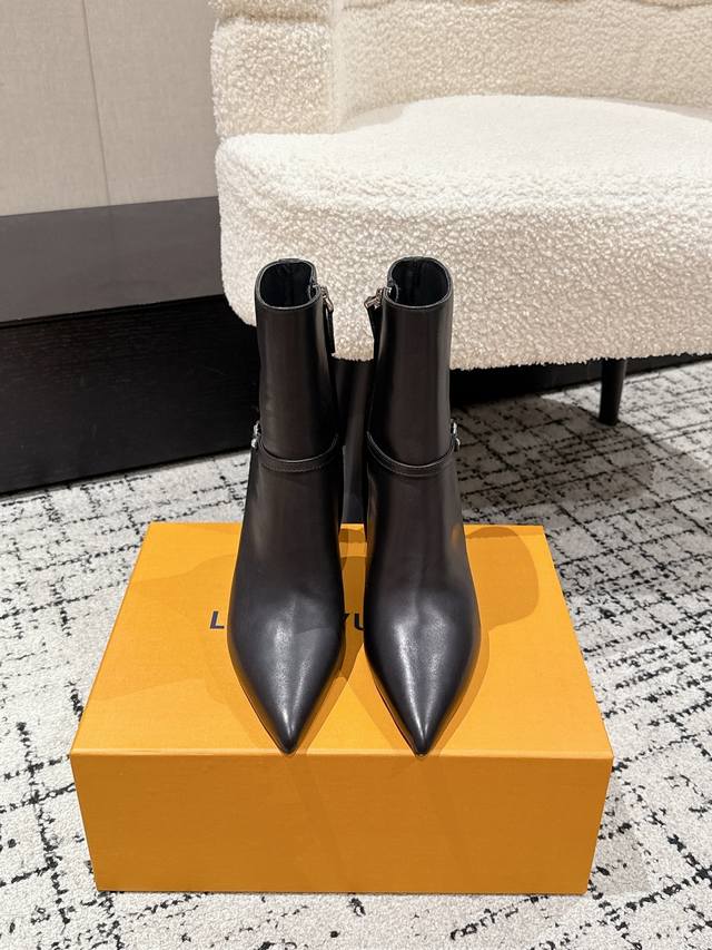Louis Vuitton 25 Early Autumn New Arrival Lv Legacy Ankle Boots Pointed Toe High