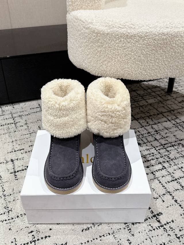 Chloe 25 Autumn/Winter New Snow Boots. These boots are made with imported cow su Chloe 25 Autumn/Winter New Snow Boots. These boots are made with imported cow su