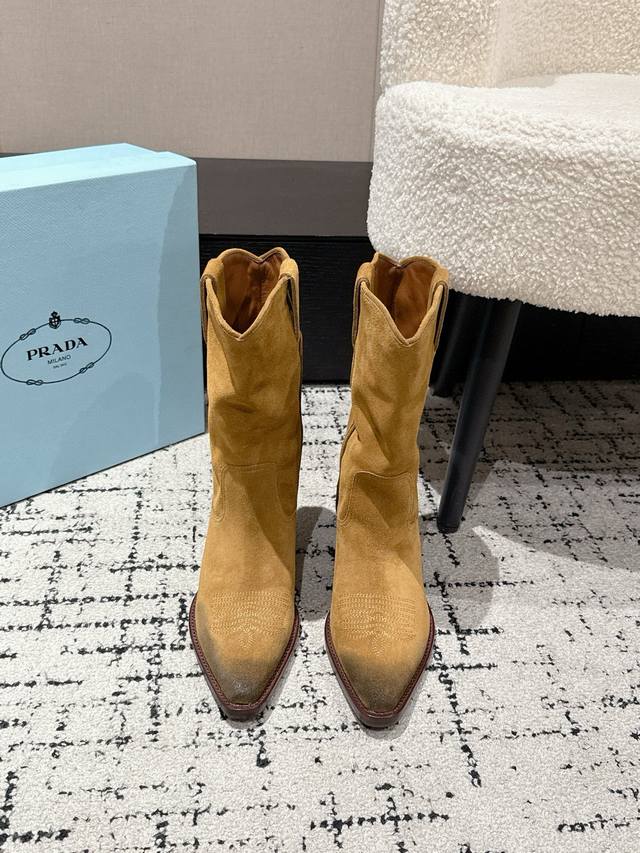 Top-tier version Prada 25 Fall/Winter new pointed-toe Western boots! The retro s