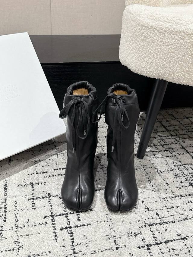 Top-tier version Maison Margiela 25 split-toe lace-up loose high-heeled ankle bo