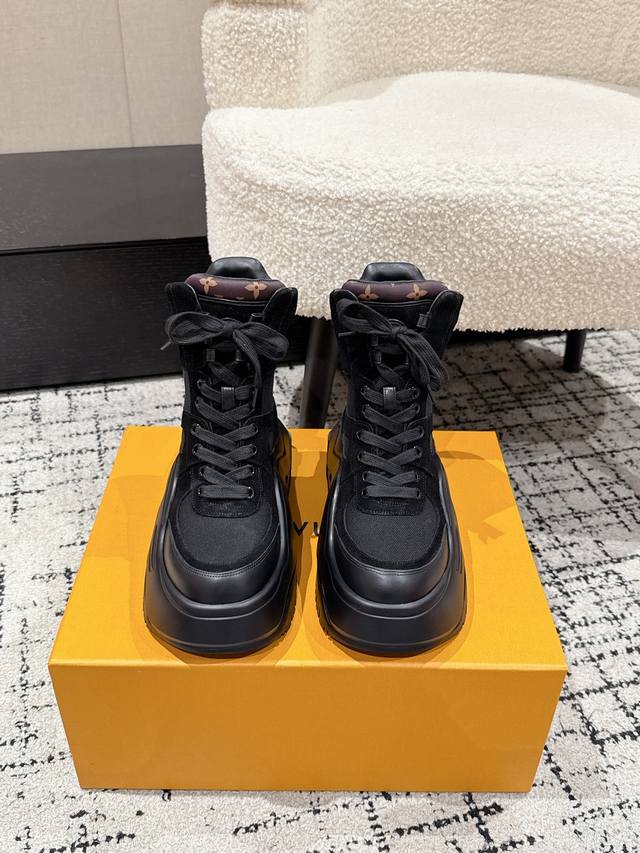 Top-tier version Lv brand 25 new autumn/winter thick-soled Martin boots, short b