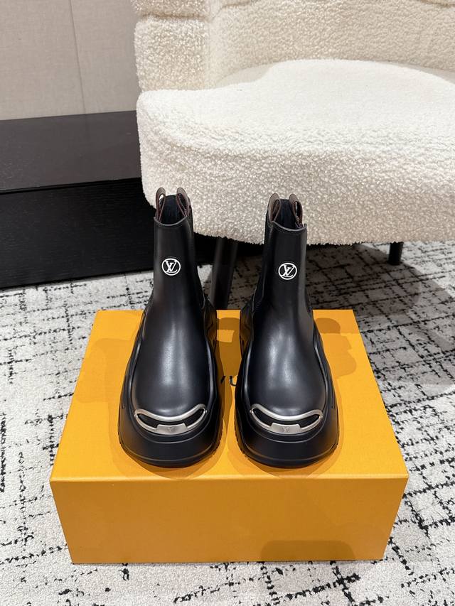 Top-tier version Lv brand 25 new autumn/winter thick-soled Martin boots, short b