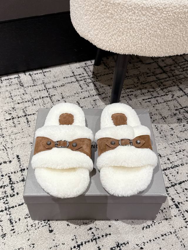 Balenciaga Fall/Winter 2023 Wool Slippers - Classic Buckle Studded Wool Slippers