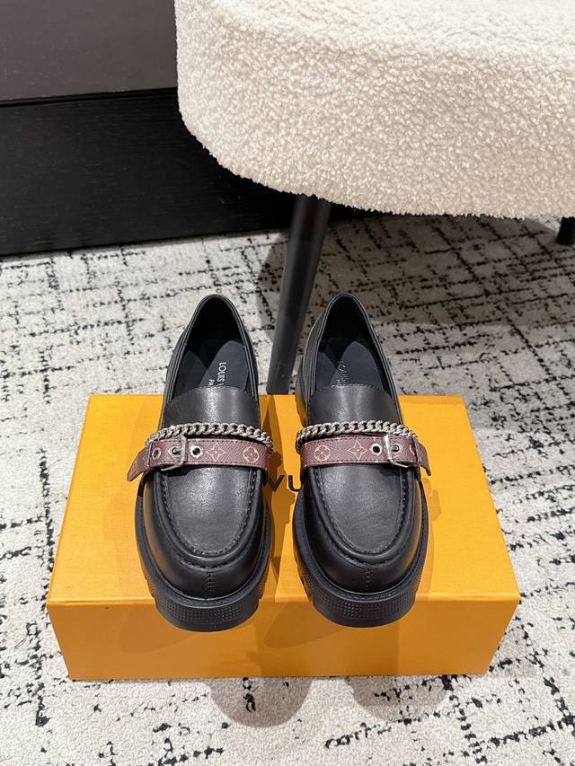 Louis Vuiteeon Lv 25 Autumn District Platform Loafers with Chain and Monogram Ca