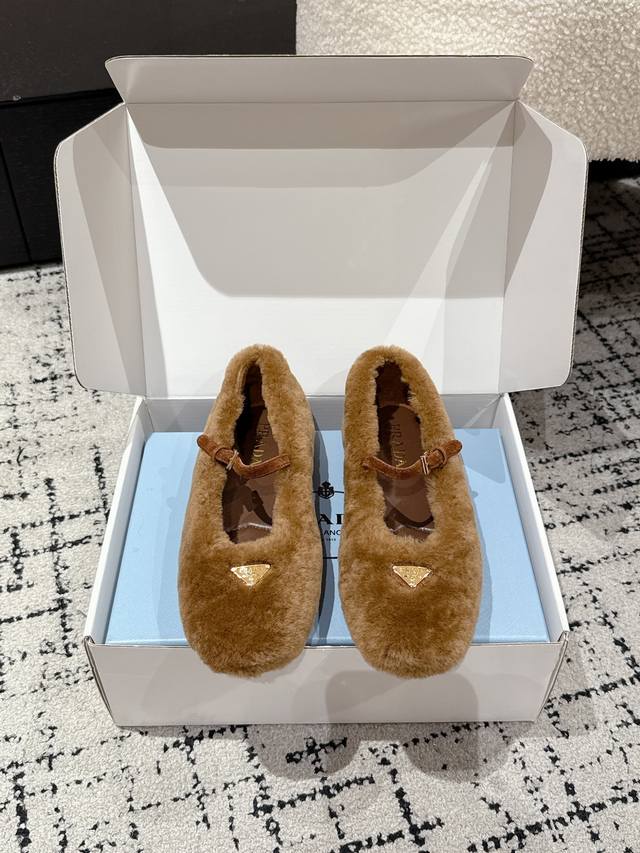 Top-tier version Prada 25 Fall/Winter Triangle Logo Ballet Flats Mary Jane Shoes