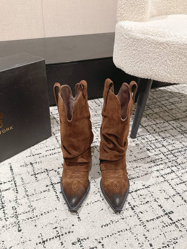 R13 25 Autumn/Winter New Arrival Retro Western Boots The retro suede pleated des