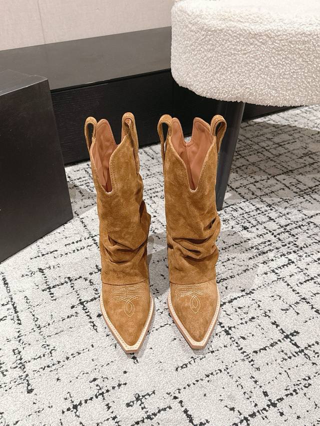 R13 25 Autumn/Winter New Arrival Retro Western Boots The retro suede pleated des