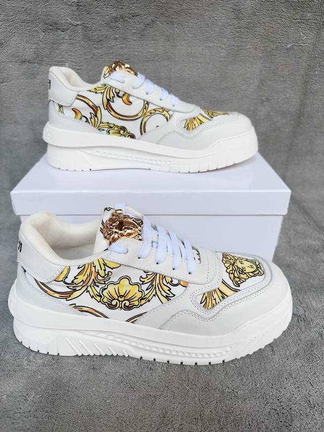 Versace original quality. Unique modern style sneakers. A must-have casual shoe Versace original quality. Unique modern style sneakers. A must-have casual shoe