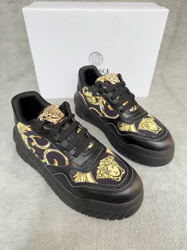 Versace original quality. Unique modern style sneakers. A must-have casual shoe Versace original quality. Unique modern style sneakers. A must-have casual shoe