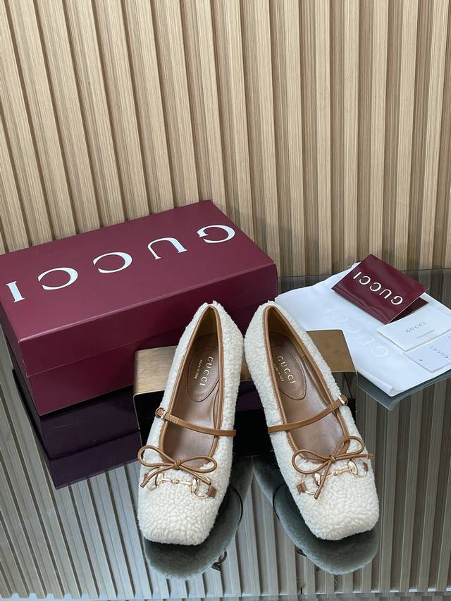 Gucc High-End Boutique 2025 Early Autumn Collection New Arrival Flat Wool Ballet