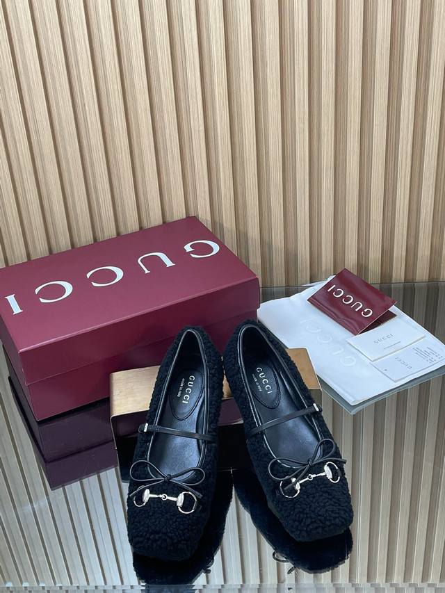 Gucc High-End Boutique 2025 Early Autumn Collection New Flat Wool Ballet Shoes,