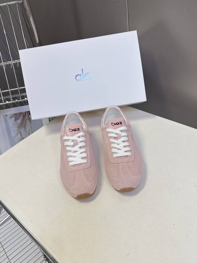 Alojisoo's latest collaboration: German training shoes and casual shoes. Alojiso