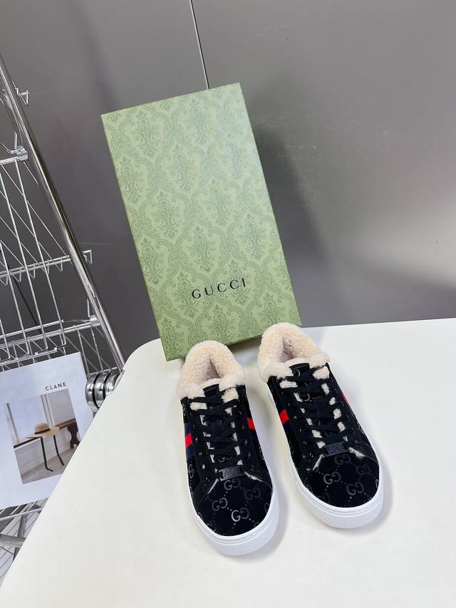 Gucci's latest Ace series casual sneakers for couples are now available! Origina