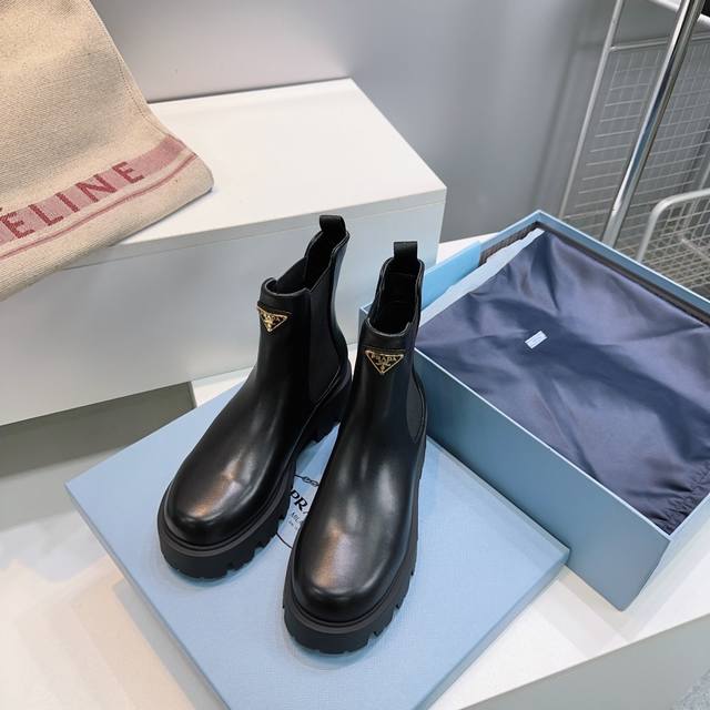 High-quality factory! Top-quality Prada 25Ss Fall/Winter new classic triangle lo