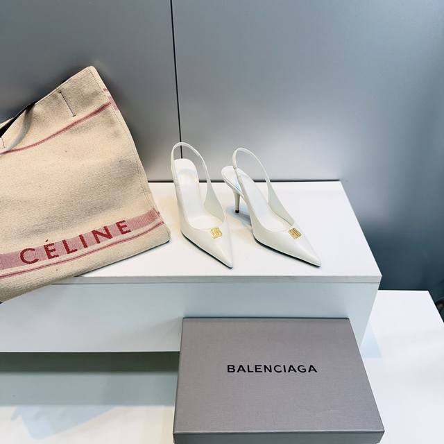 High-quality factory direct! Balenciaga Spring/Summer 2026 new Bb buckle pointed