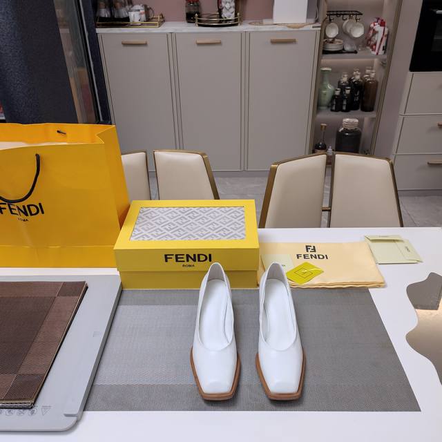 Wood Grain Chunky Heel Pants-Leg Boots Square Toe Shoes" Fendi Top Edition 2025