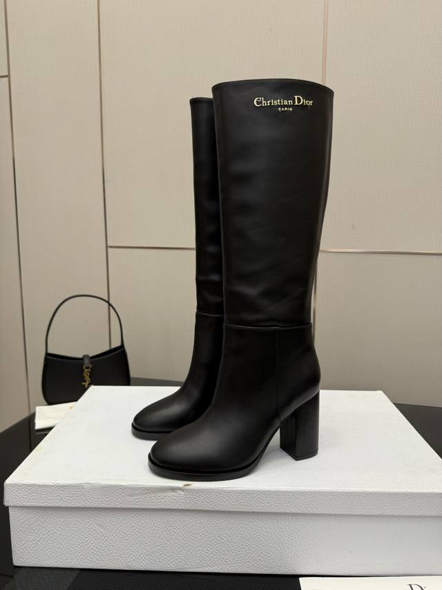 Di*R Autumn/Winter New Arrival - A genuine 1:1 replica of the original! Features