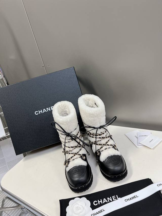 Chanel | Chanel Fall/Winter Classic Chain Shearling Ankle Boots These Chanel boo