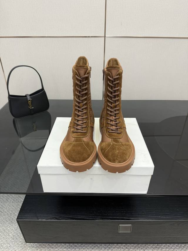 New Celine Martin Boots Looks like a genuine product without any issues, high-qu