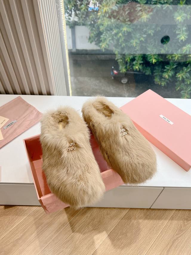 G0286 High-quality Miumiu fur and sheepskin flat slippers, new autumn/winter sty