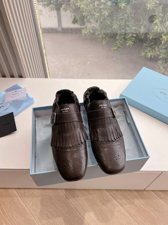 G0286 Top Quality Prada 25Ss Retro Tassel Half-Slippers, a Hot Selling Item! Run