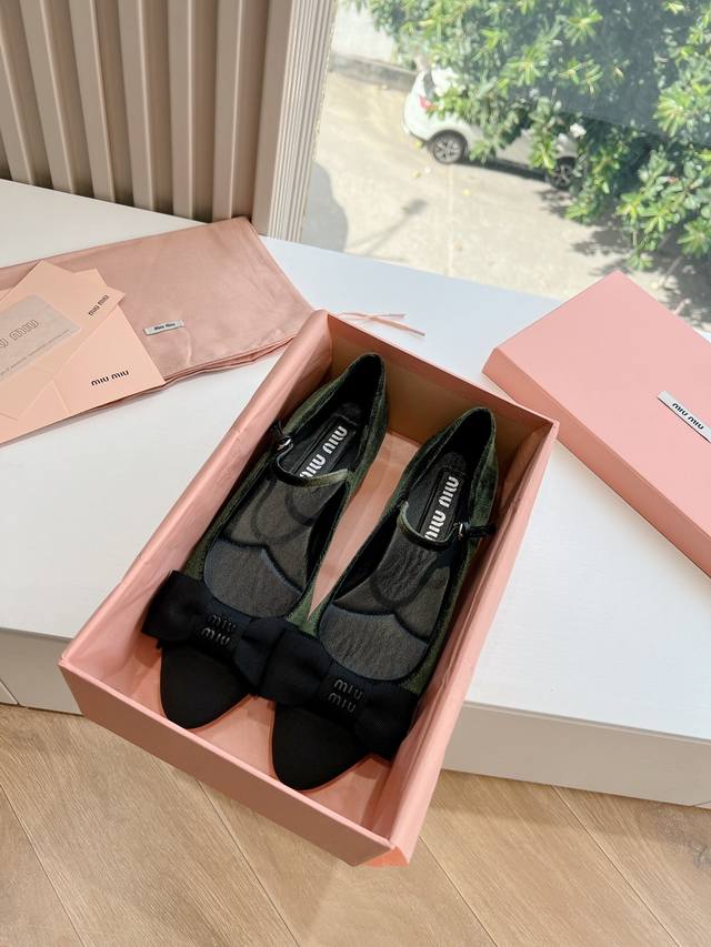 G0286 Original 1:1 replica top-tier Miu Miu Spring/Summer 2024 pointed-toe kitte