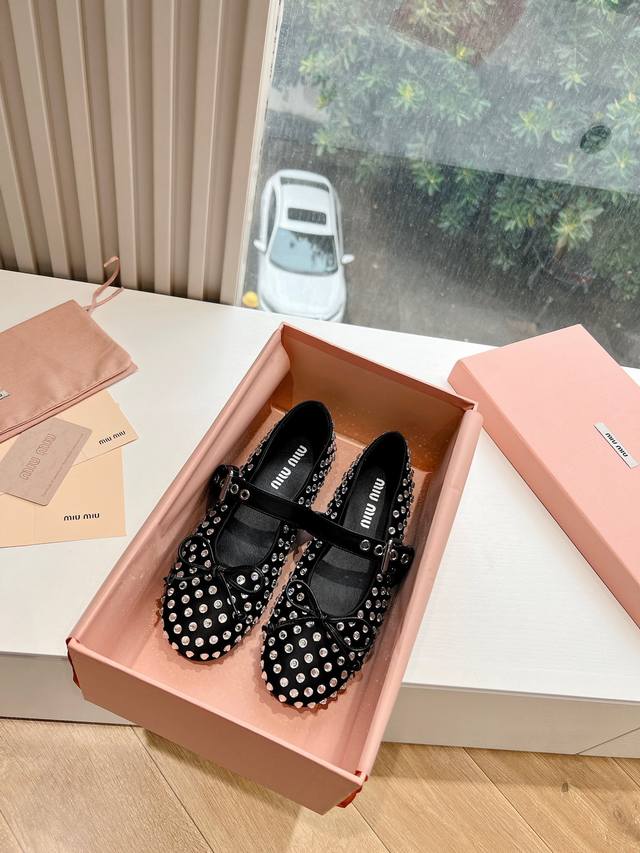 G0286 Top-tier Miu Miu women's bow-decorated satin ballet flats, exclusive high-