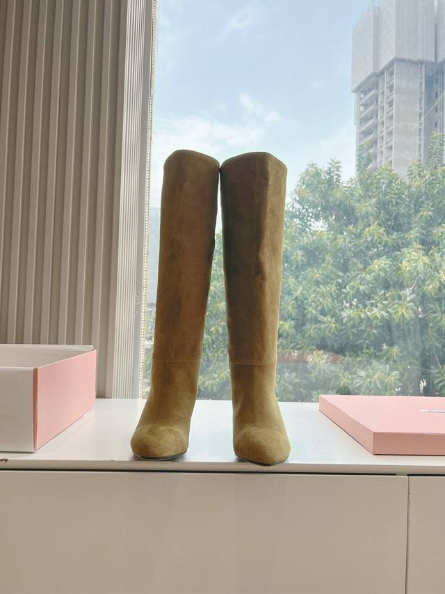 G0286 A top-selling, sold-out Miu Miu autumn/winter limited edition runway piece