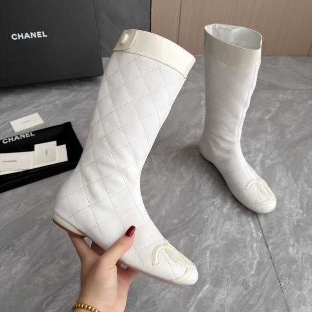 High-quality Chanel 2025 Fall/Winter latest style long boots from the boutique,