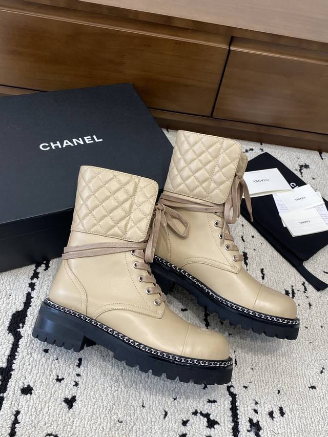 High-quality 2025 Chanel ankle boots, a must-have item for this fall/winter seas