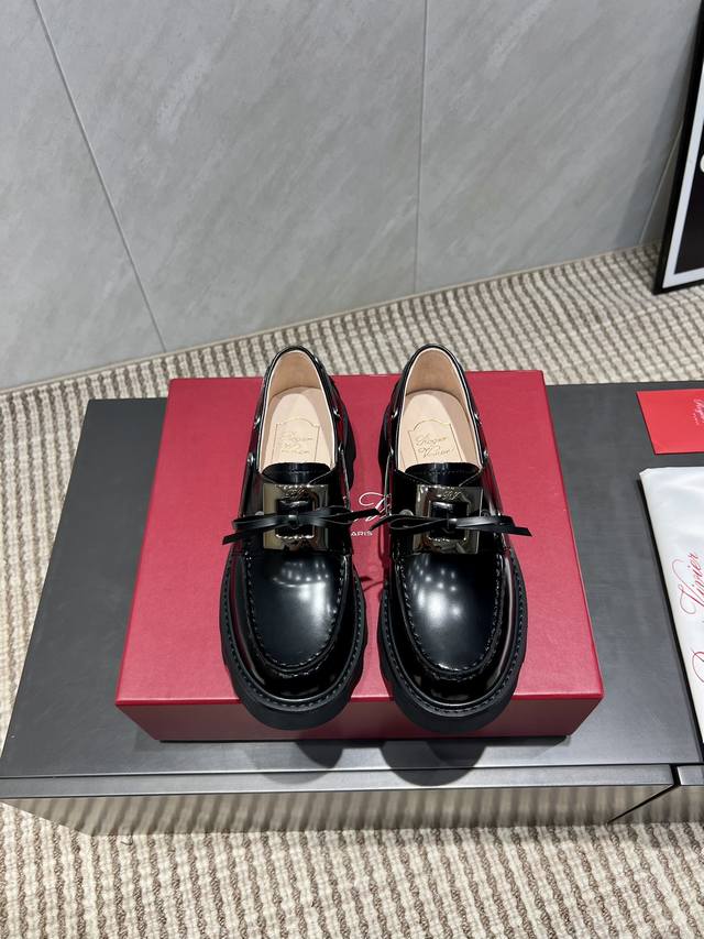 Factory: Exclusive Top-Tier Version Roge*Vivie*2025Vs Autumn Loafers Series Squa