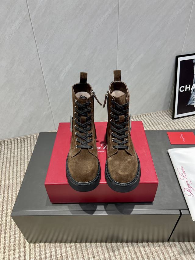 Factory Direct: Exclusive Top-Tier Version Roge*Vivie*2025Vs Autumn/Winter New B