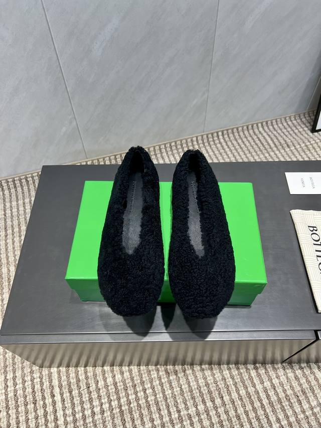 Factory Direct: Exclusive Top-Tier Version 2025Vs Autumn Latest Loafers Series B