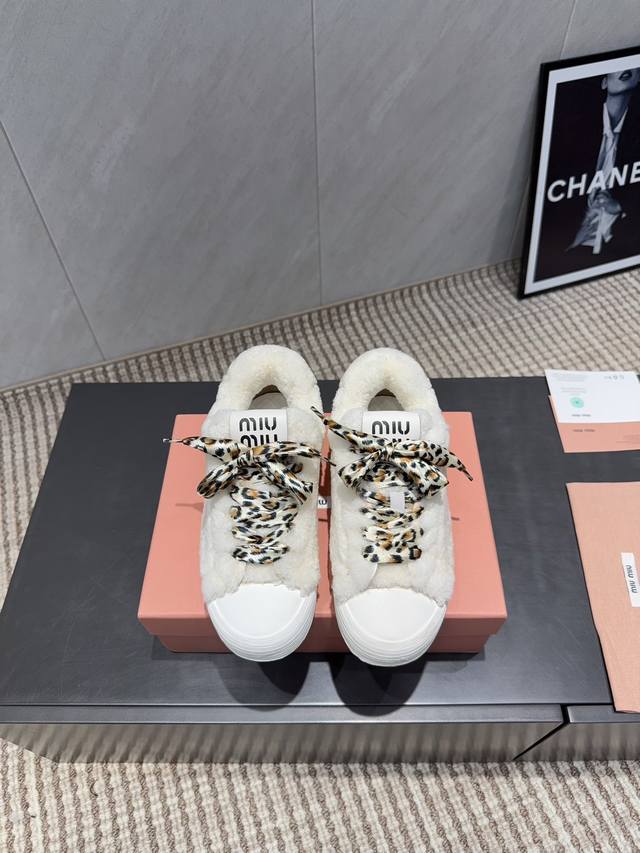 Factory: Exclusive Top-Tier Version Miu Miu 2025 VS Early Autumn Latest Hot-Sell