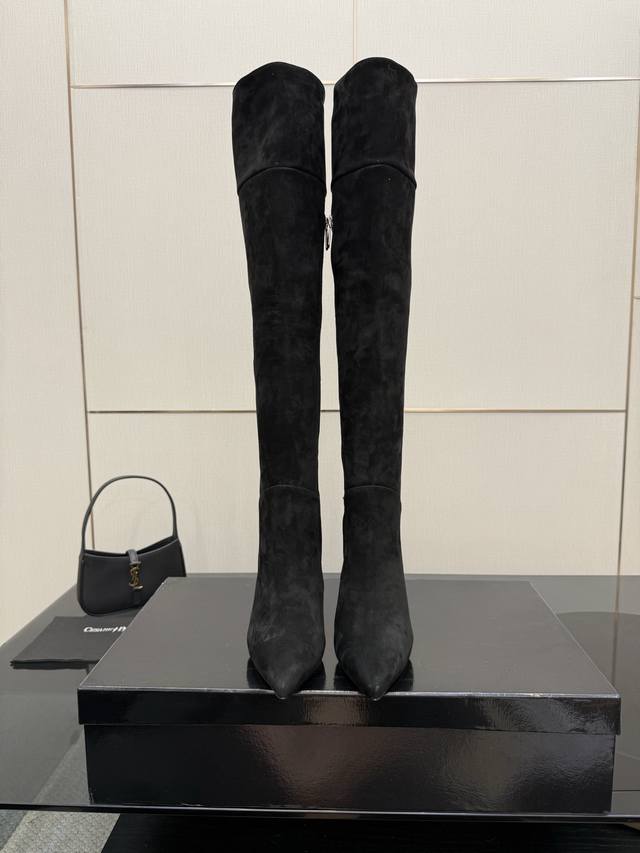 "A Blade Piercing the Heart" Cesare Paciotti Dagger Fashion Boots Limited Editio