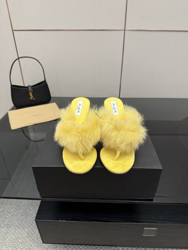 Alaa Triangle Flat Sandals High Love Alaa High Love A must-have for bloggers onl