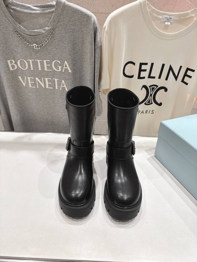 High-quality Prada F034 2025Ss latest triangle buckle thick-soled mid-calf Marti