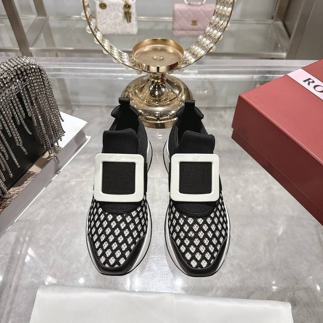 Factory direct, diamond buckle, square buckle Roger Vivier 2025 Fall/Winter new