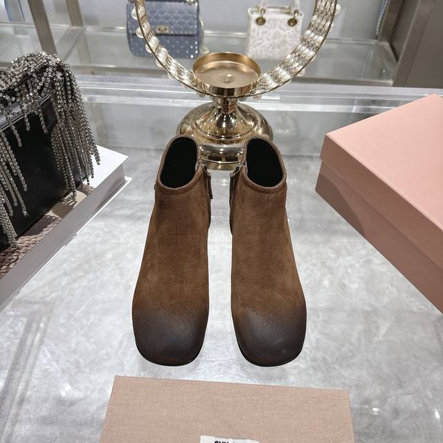 Factory Price P Miu Miu 2025 Autumn/Winter New Round Toe Ankle Boots Miu series