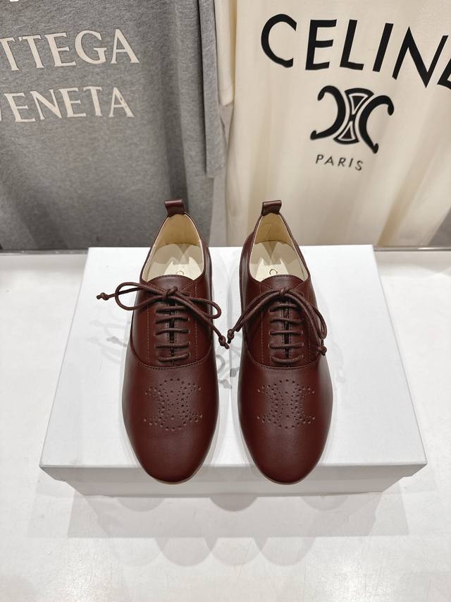 High-quality factory-made Celine F052 2025Ss new Mary Jane Brogue retro style fl