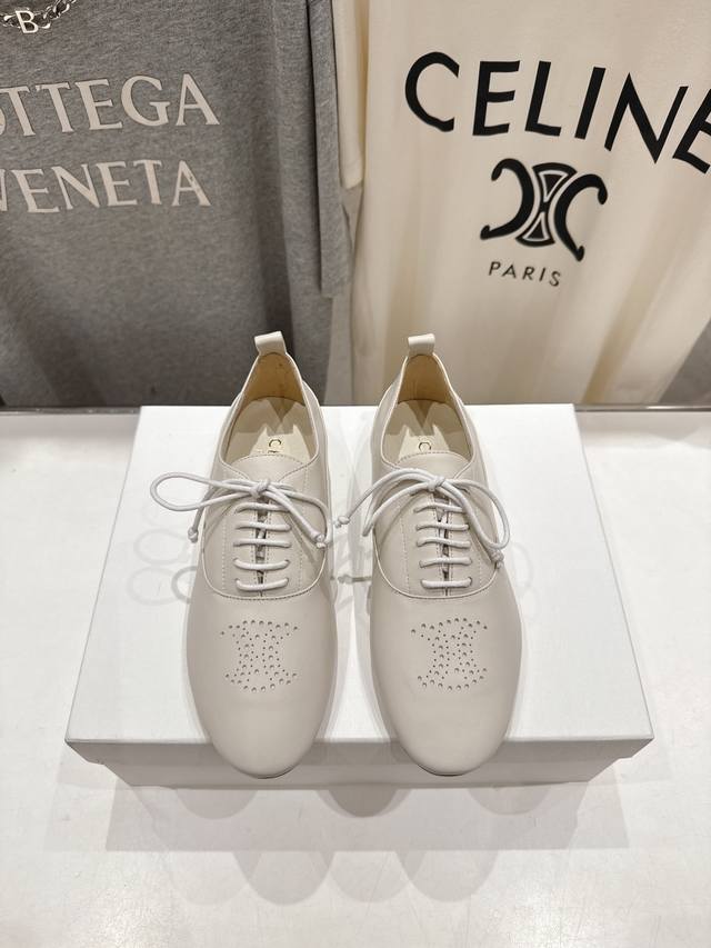 High-quality factory-made Celine F052 2025Ss new Mary Jane Brogue retro style fl