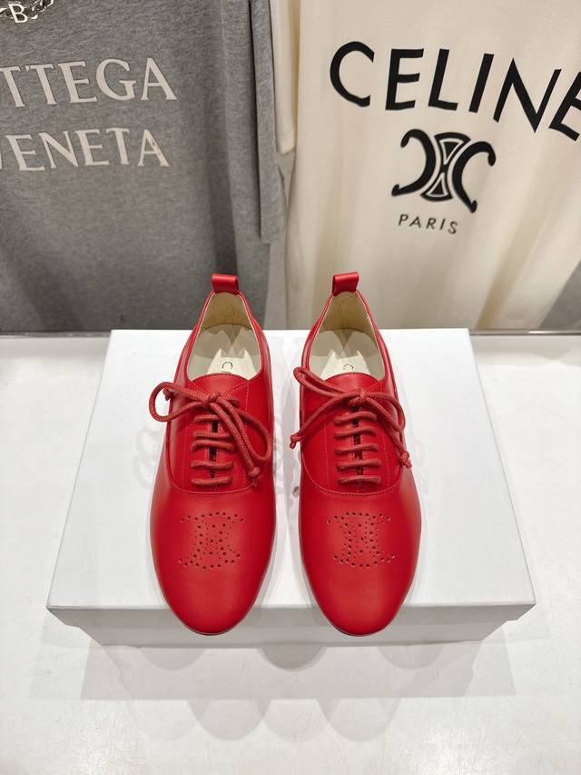 High-quality factory-made Celine F052 2025Ss new Mary Jane Brogue retro style fl