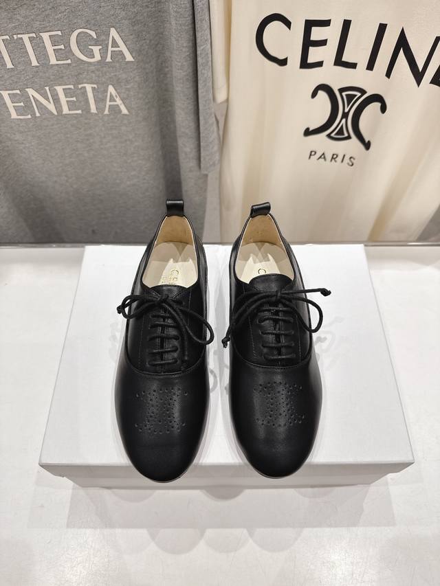 High-quality factory-made Celine F052 2025Ss new Mary Jane Brogue retro style fl