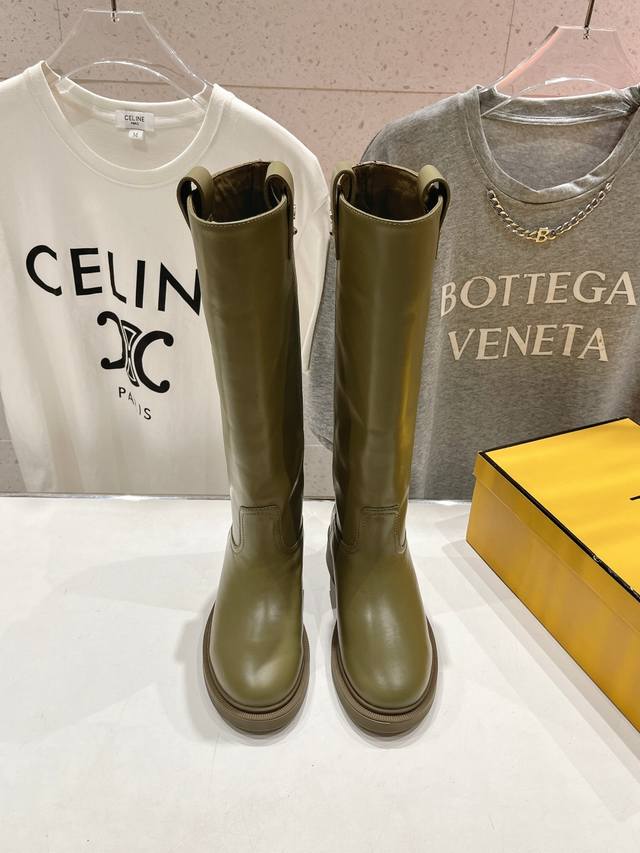 High-quality factory-made Fendi F029 2025 Autumn/Winter New Long Boots, Straight