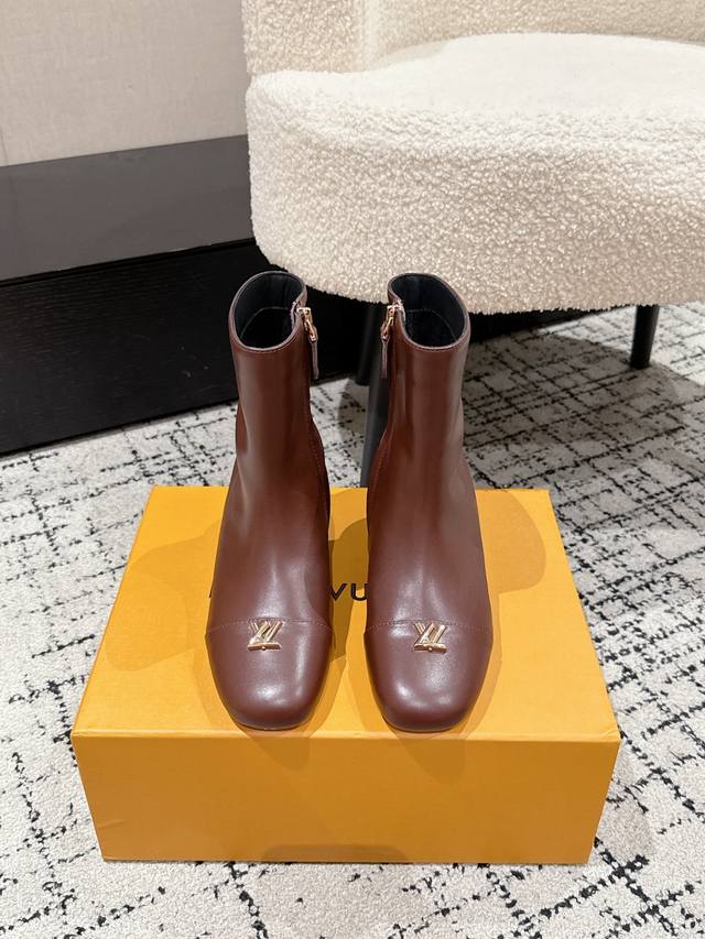 Louis Vuitton LV 25 Fall/Winter Newest Swing High-Heeled Ankle Boots with Side Z