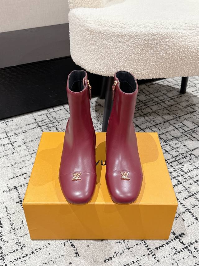 Louis Vuitton LV 25 Fall/Winter Newest Swing High-Heeled Ankle Boots with Side Z
