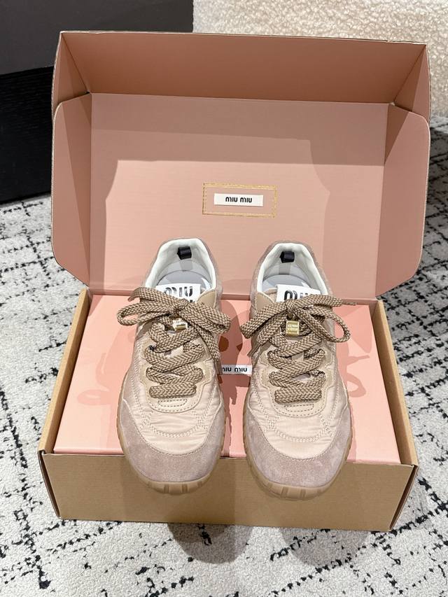 High-quality Miu Miu 25 new British style lace-up white sneakers/casual shoes. F