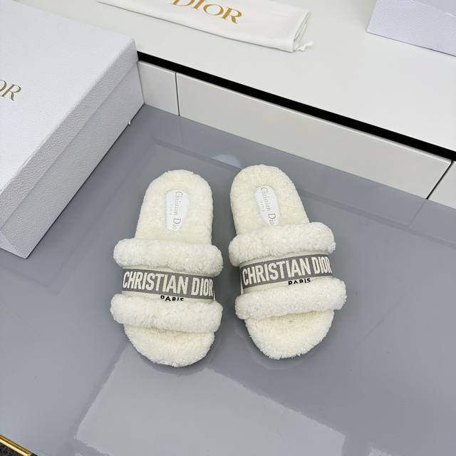 Dior Wool Slippers - New Upgraded Version. These Dior Fall/Winter Embroidered Wo