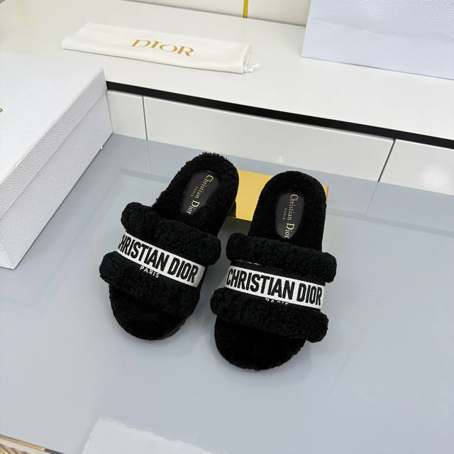 Dior Wool Slippers - New Upgraded Version. These Dior Fall/Winter Embroidered Wo