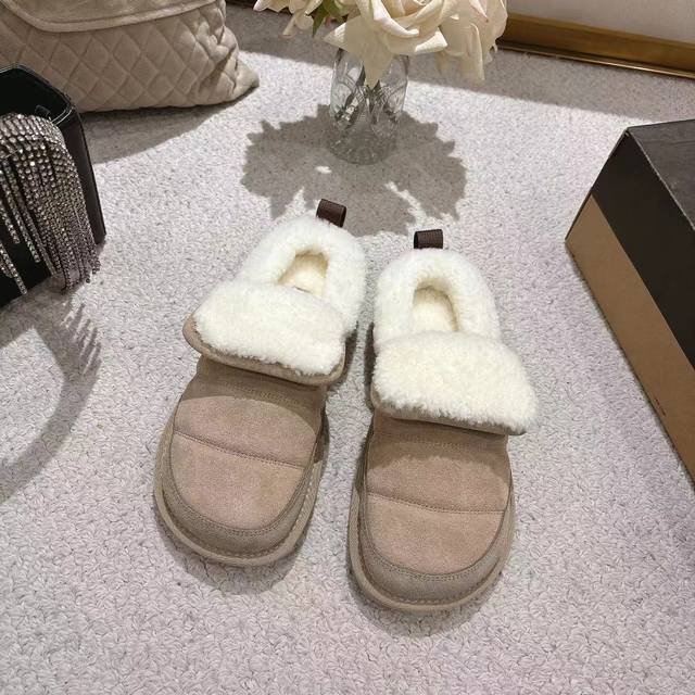 2025 Ugg Michelin Caterpillar Slippers, featuring a frayed collar design, stylis